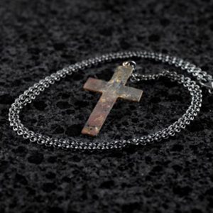 1035 Halsband järn silver kors