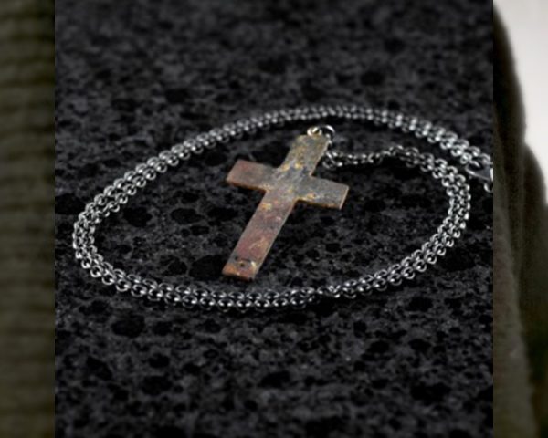1035 Halsband järn silver kors